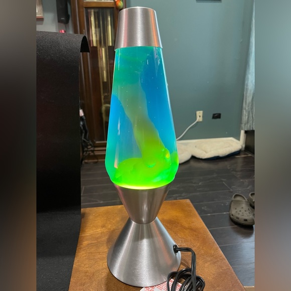 XL Lava Lamp 16.3” - Picture 8 of 9
